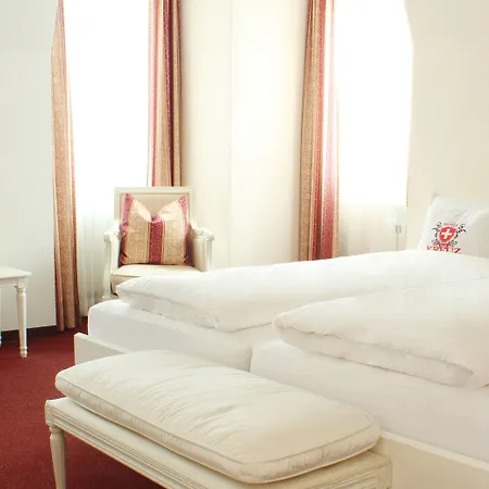 Hotel Weisses Kreuz 3*