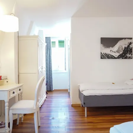 Weisses Kreuz Hotel 3*