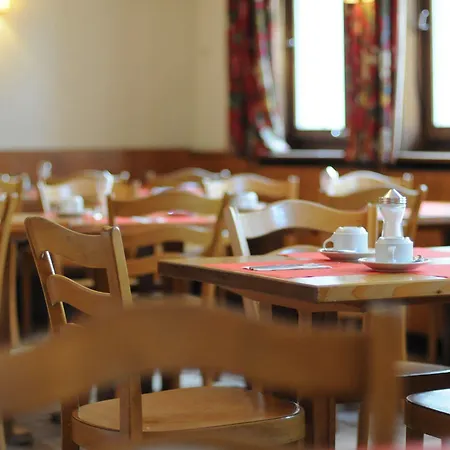 Weisses Kreuz Hotel Entrelagos
