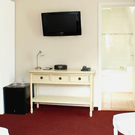 מלון Weisses Kreuz 3*