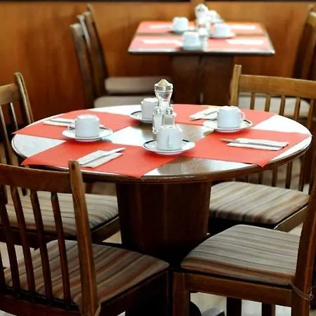 מלון Weisses Kreuz 3*